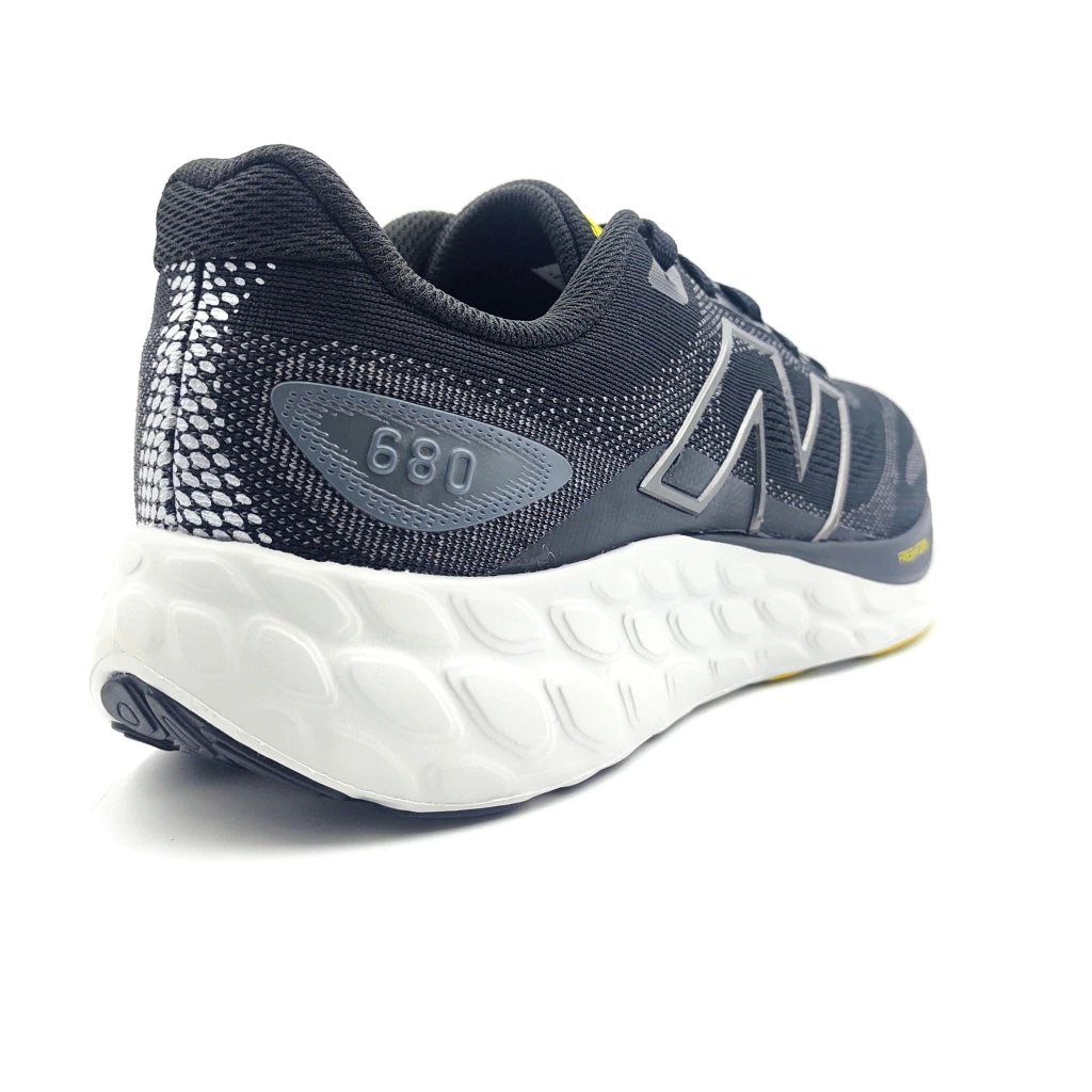Zapatillas New Balance M680CB8 Negro Amarillo - Imagen 4