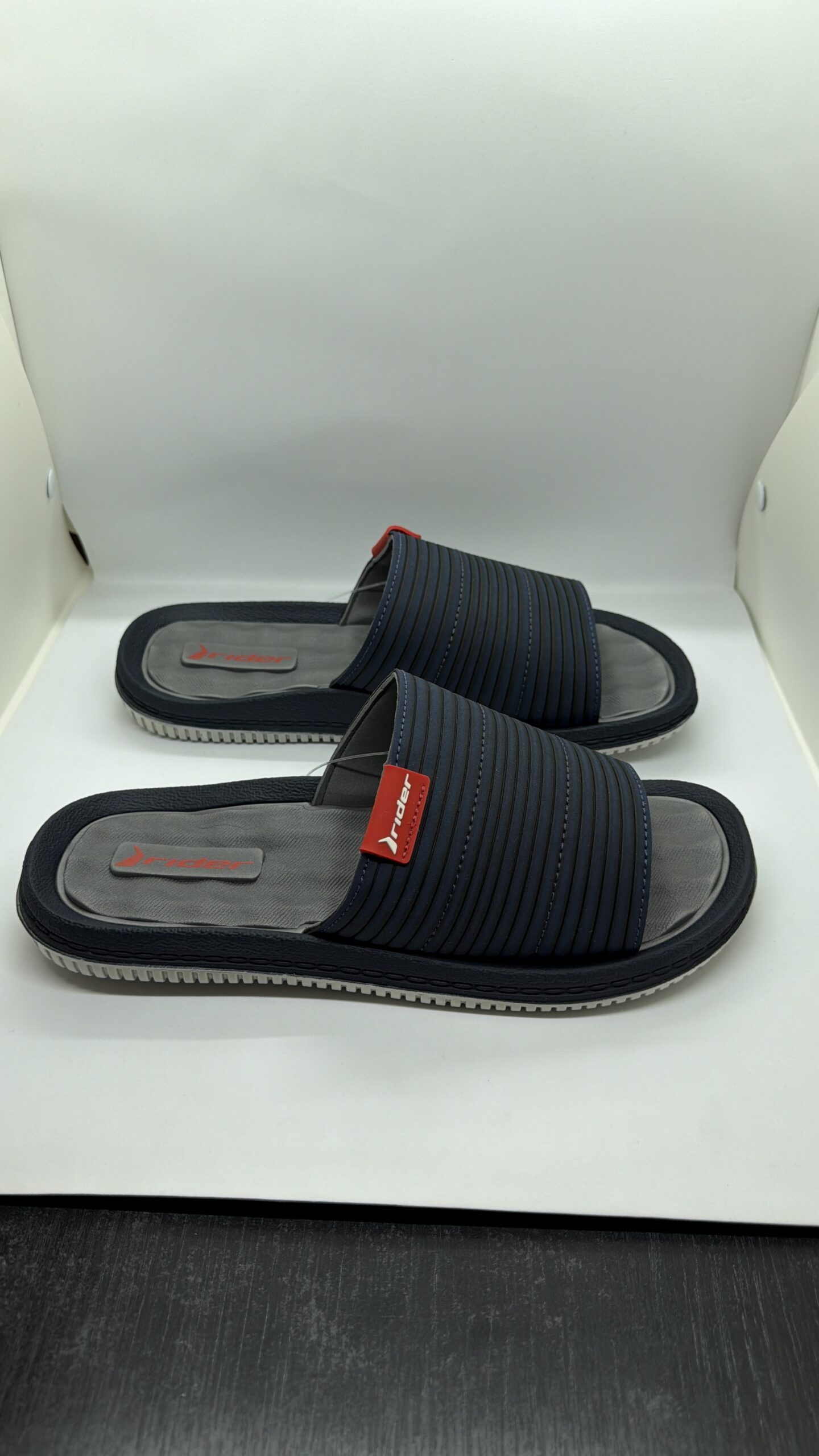 Chinela Dunas Gris Azul Rojo